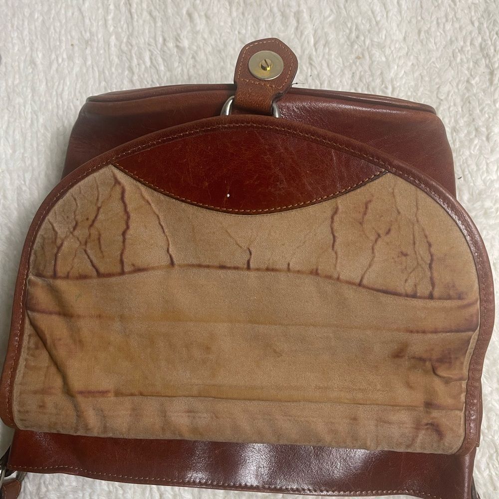 Oroton Vintage leather Tan bucket style crossbody bag gold tone accent.. - Picture 15 of 16